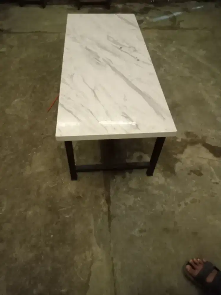 Meja Lesehan ( 6 meja )