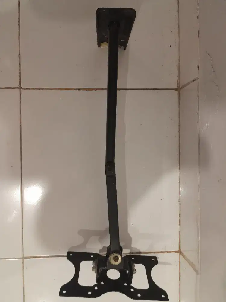 Braket tv 2 lengan bisa diputar