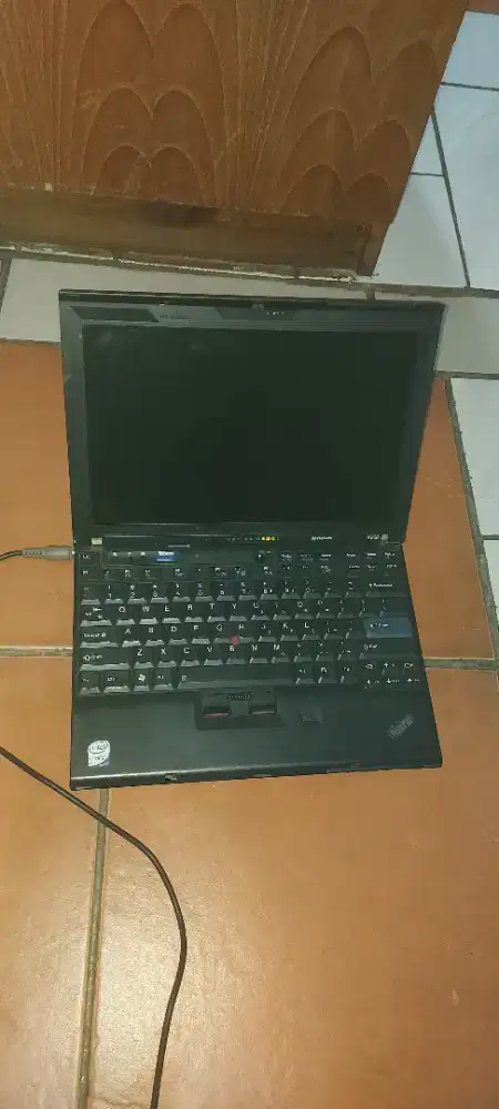 Lenovo thinkpad x200 no display Belum TES