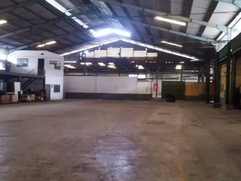 DISEWAKAN CEPAT GUDANG INDUSTRI 3328M2 AKSES KONTAINER 40FT