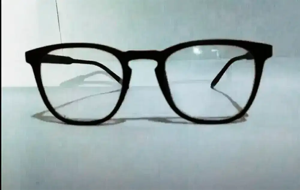 Kacamata Wanita
ROSTOK