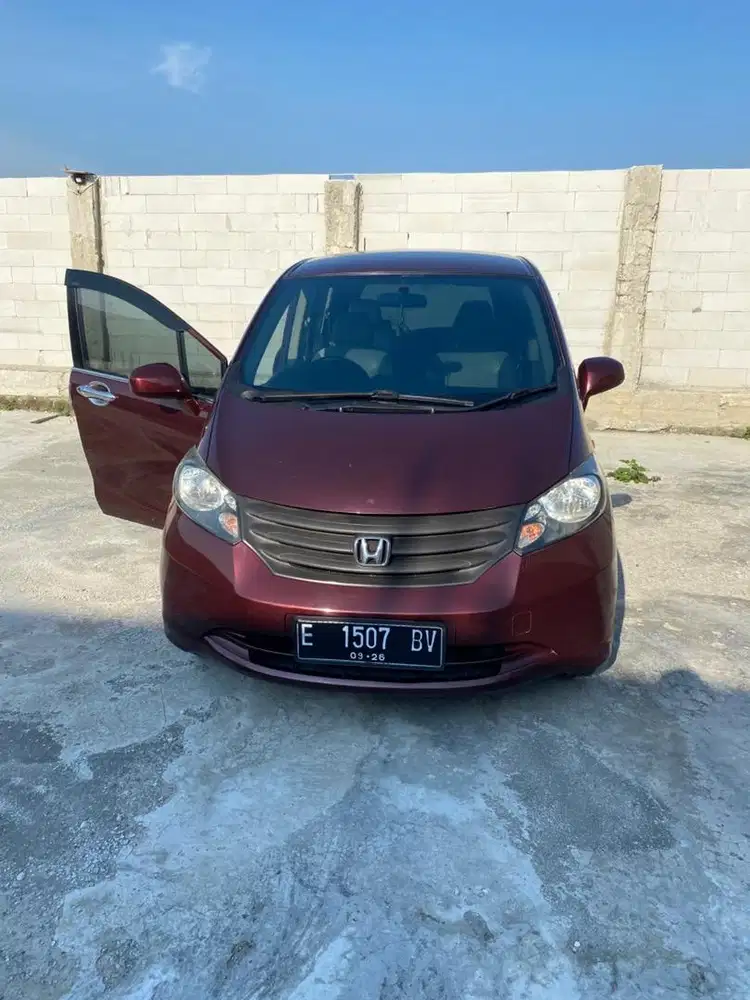 Honda Freed SD Matic 2012
