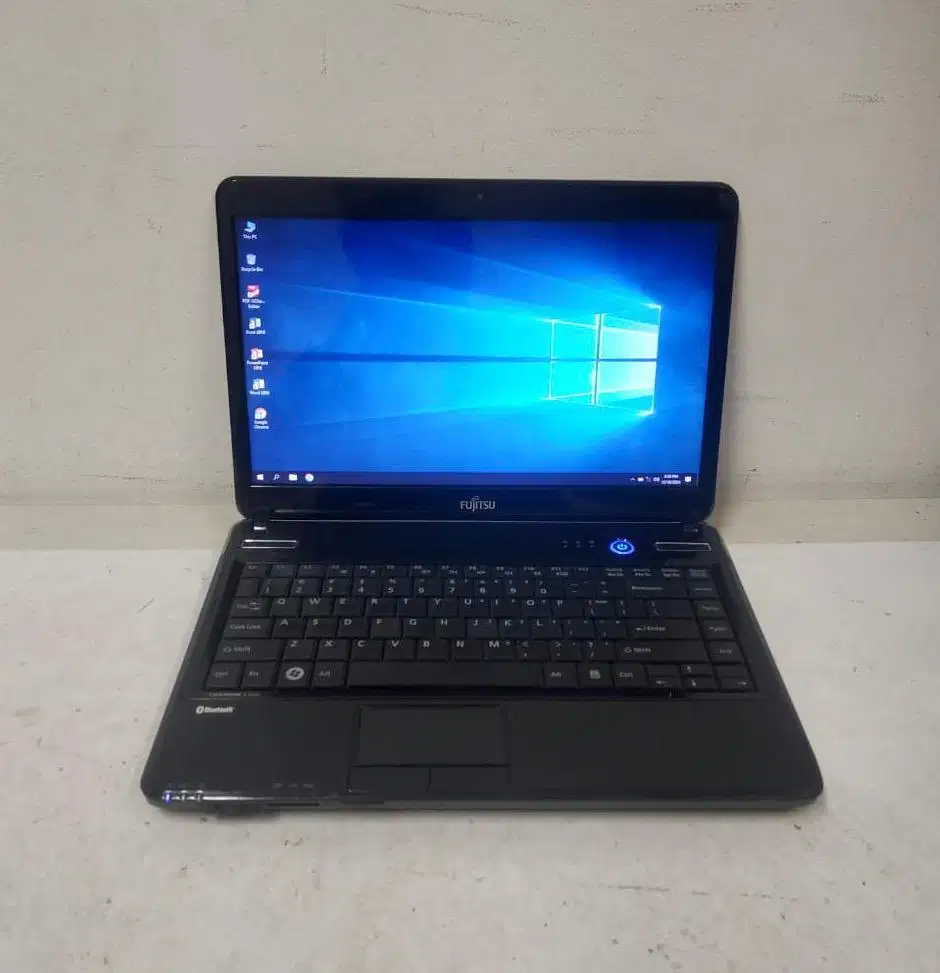 LAPTOP FUJITSHU CORE I3 GARANSI 1 BLN