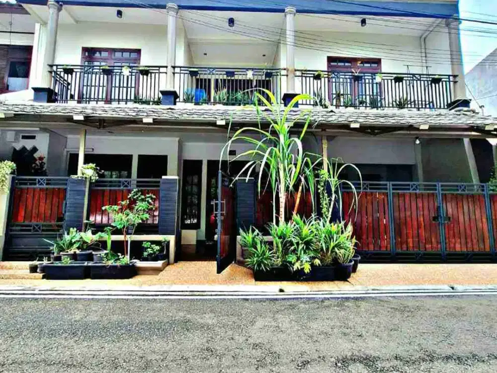 Turun Harga Jual Rumah Secondary Siap Huni dalam Komplek di Kayu Putih