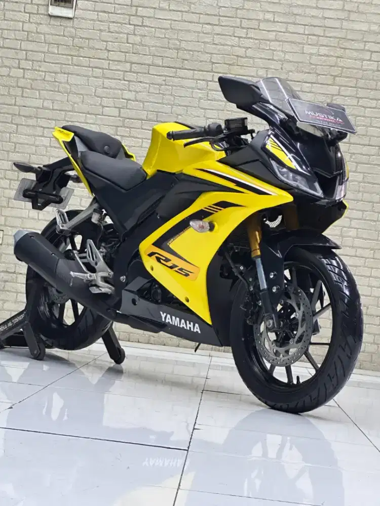 YAMAHA R15 V3 TH 2019 WARNA FAVORIT KUNING NOPOL L, SUPER MULUS