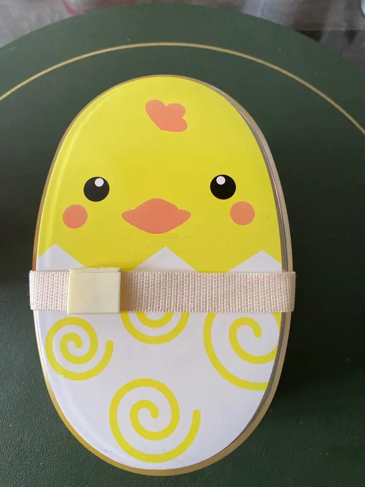 Borongan aneka macam keperluan bayi.