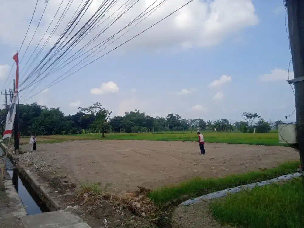 Dekat Kampus UNRIYO Tanah Strategis Jogja SHM Cocok Hunian
