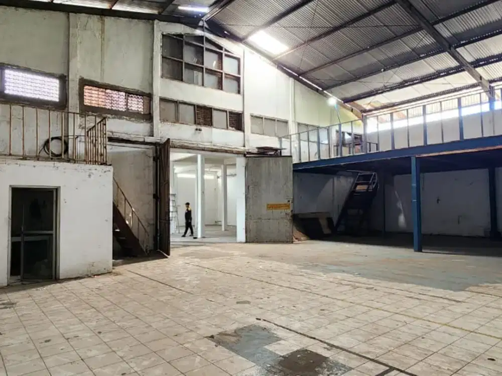 DISEWA MURAH GUDANG AKSES 40FT ANTI BANJIR DI PASAR BARU TANGERANG KOTA