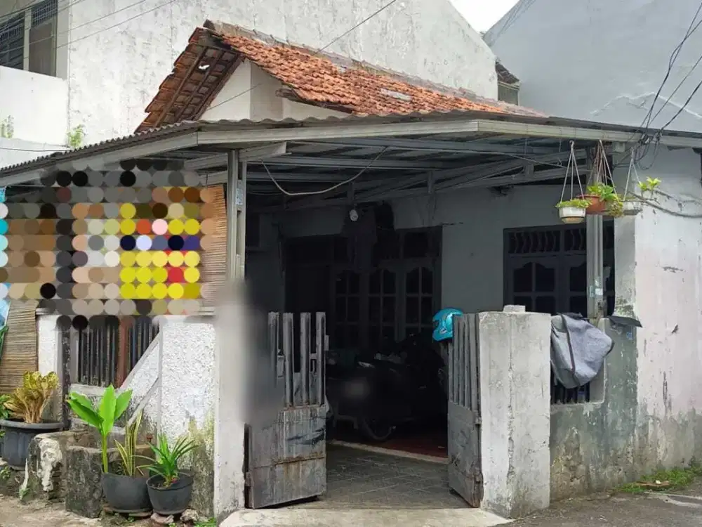 Dijual Rumah tua dan murah cocok untuk dibangun ulang di Duri Kepa