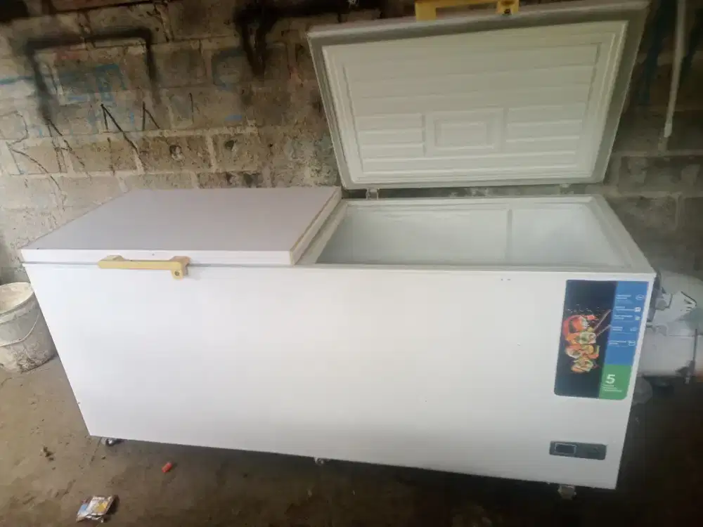 Jual prizer box RSA kapasitas 750 L kondisi normal siap pakai