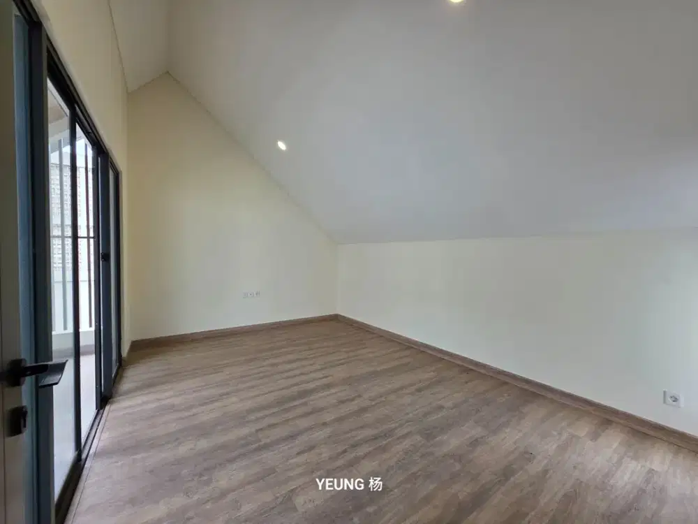 Jual Rumah Attic Hoek Hook Cluster Leonora Symphonia Gading Serpong