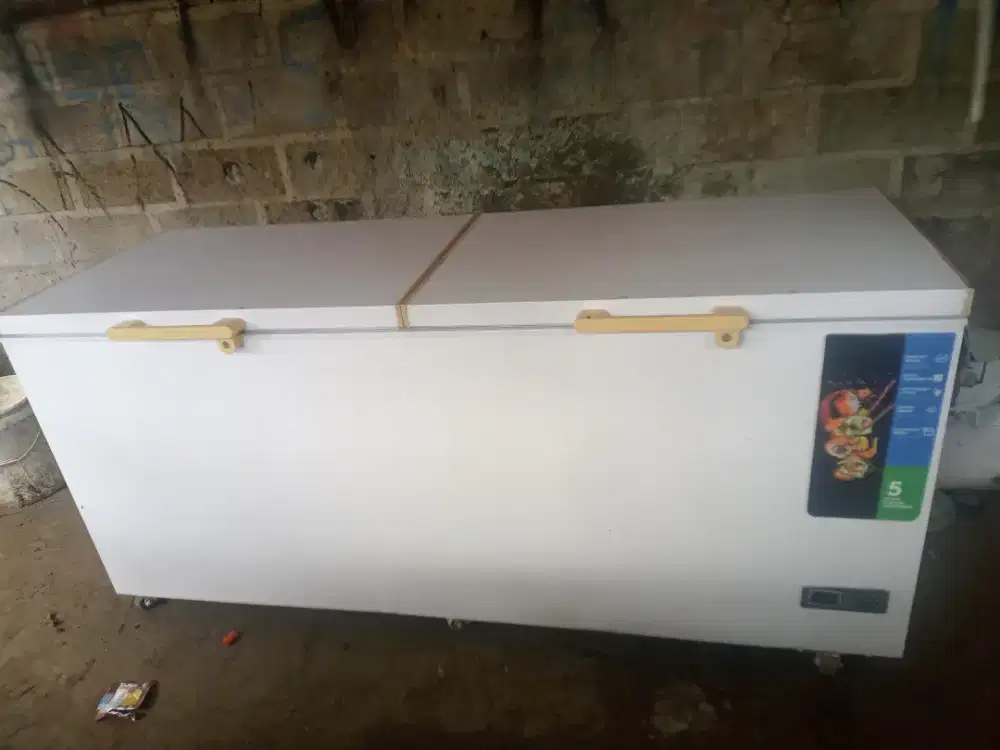 Jual prizer box RSA kapasitas 750 L kondisi normal siap pakai