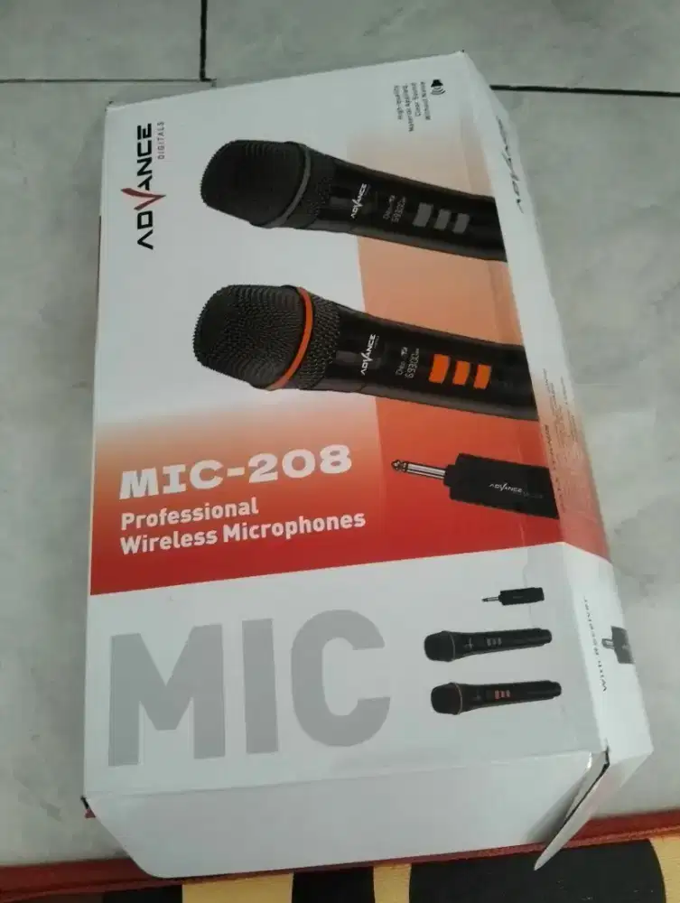 ADVANCE MIC-208
