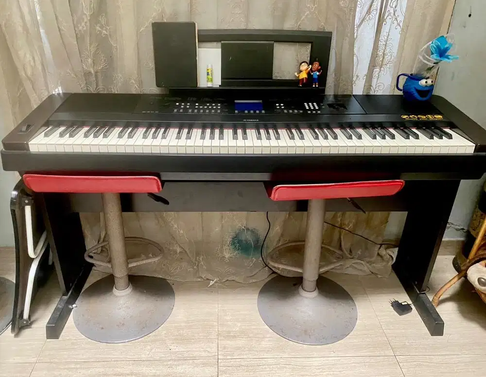 Yamaha Portable Grand DGX-650