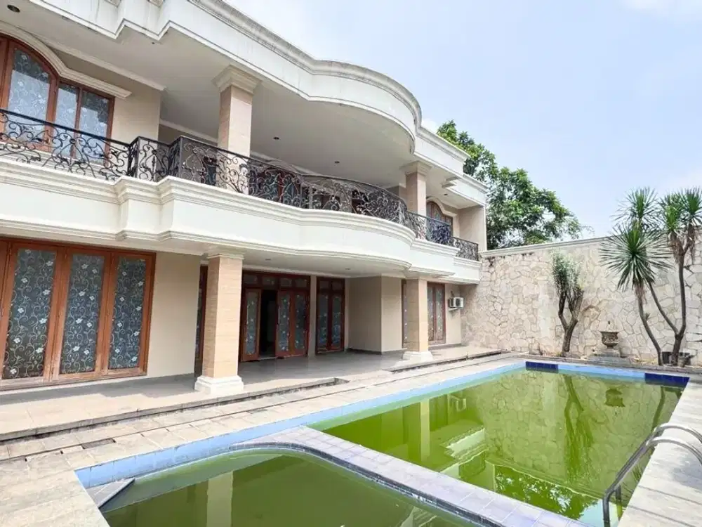 Rumah Mewah Ada Swimming Pool Lokasi Premium Siap Huni
