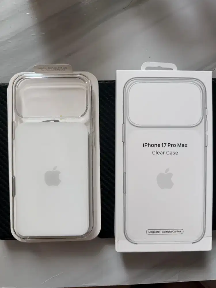 Clear case with magsafe for iphone 17 Pro Max