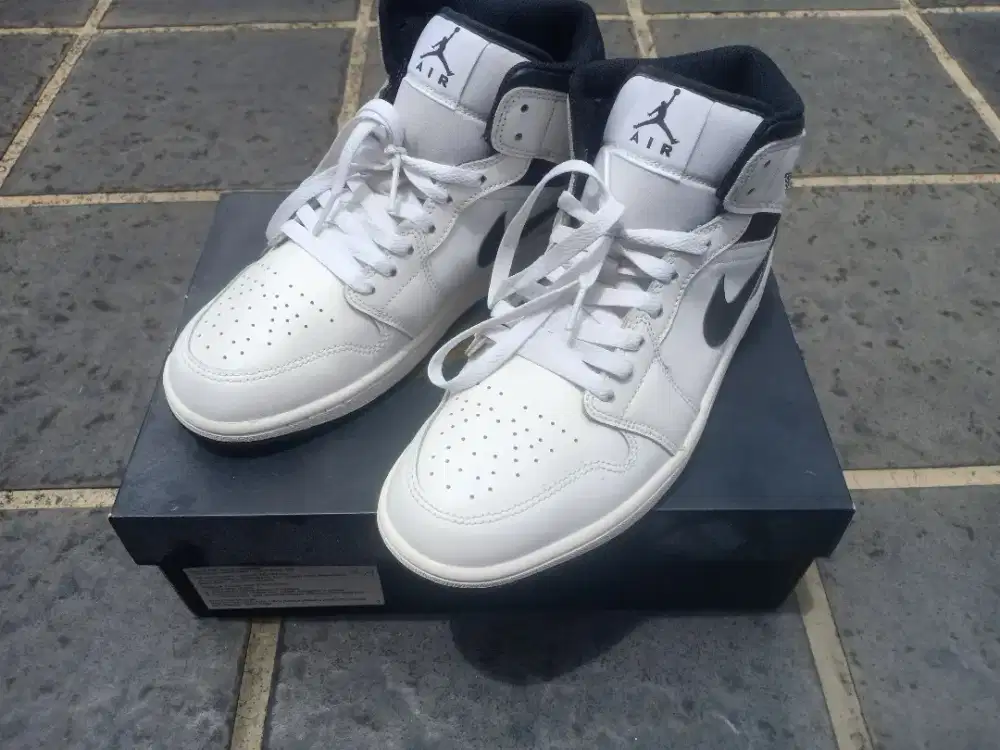 NIKE AIR JORDAN 1 MID White/Black - size 43 (27,5cm) Original