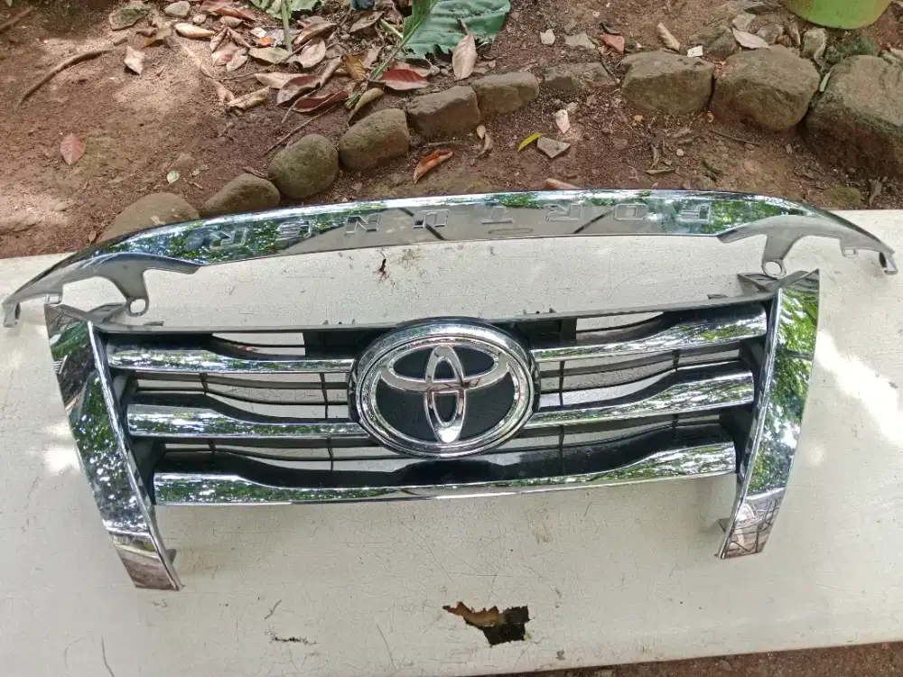 Di jual grill fortuner vrz