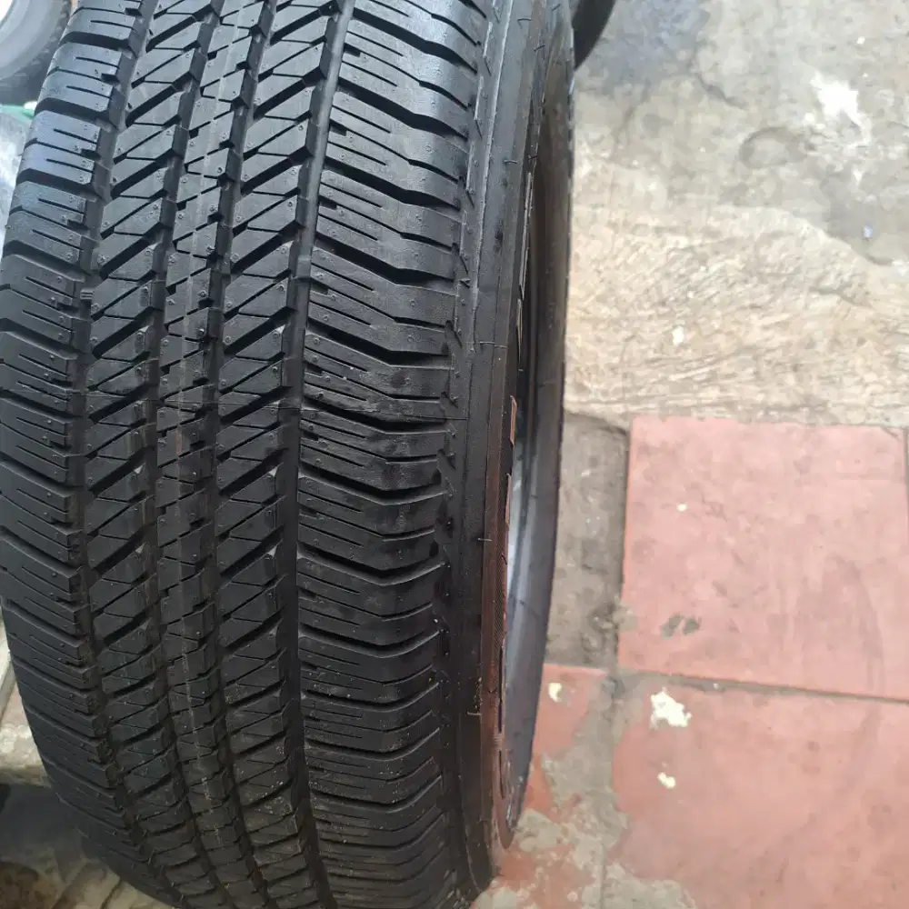 Ban 265 65 17 bridgestone dueler ht ring 17 fortuner pajero masih baru