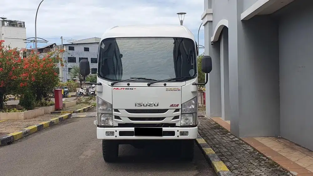 4x4 ISUZU ELF MINIBUS NLR 4x4 2019 (NIK 2018)