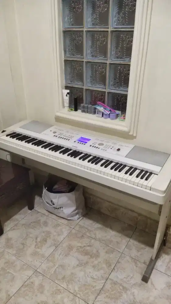 Dijual grand piano  dgx 650