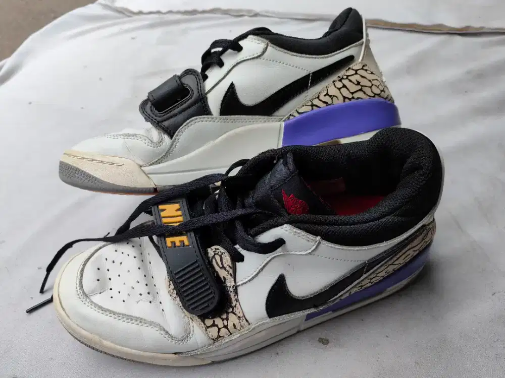 Nike Jordan Legacy Size 40