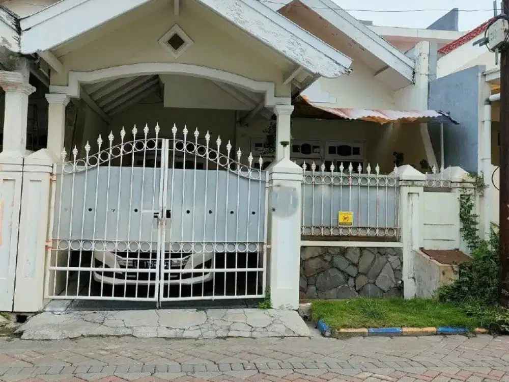 Rumah Nirwana Eksekutif Strategis Siap Huni 1,5 Lantai