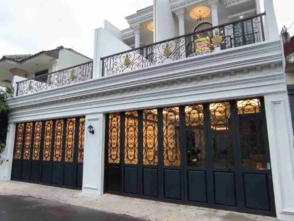 Rumah mewah 3 lantai gaya Eropa Classic di Jati Padang Pasar Minggu Jakarta Selatan
