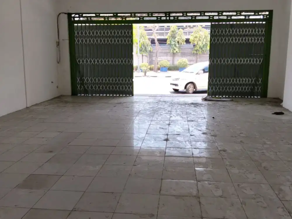 Disewakan ruko siap pakai  nol jalan raya mastrip strategis untuk berbagai usaha