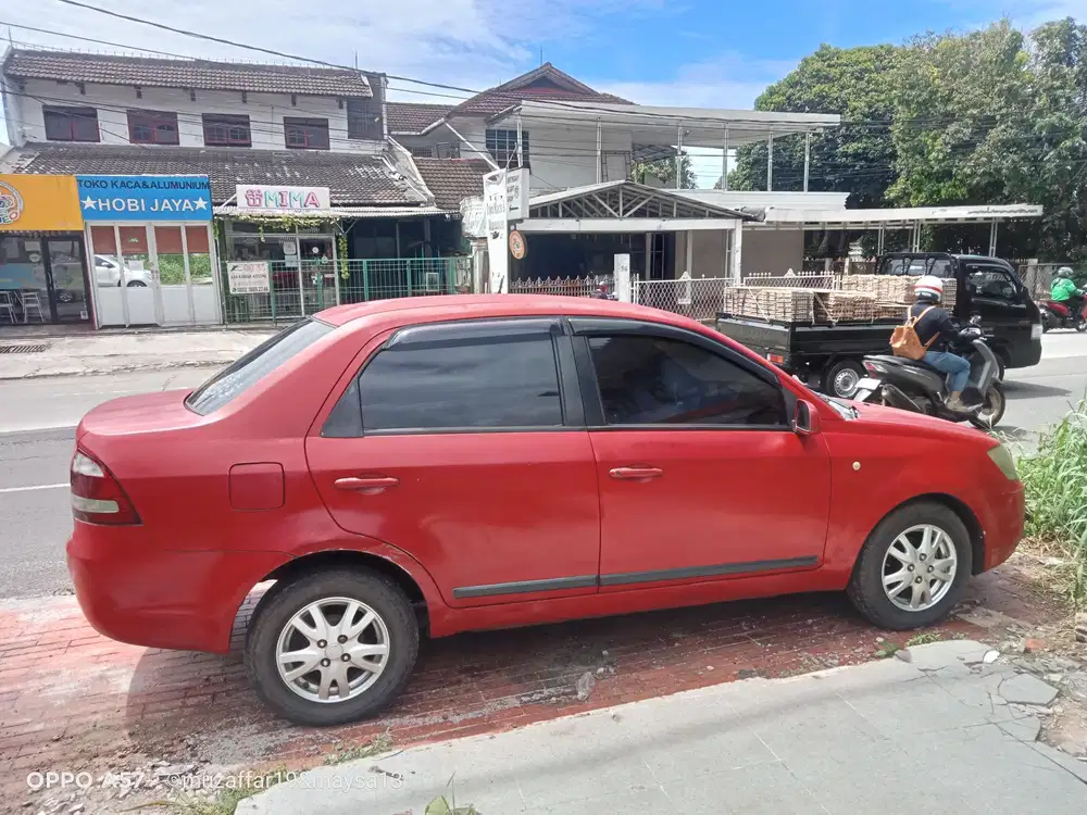 Proton Saga 2010 Bensin