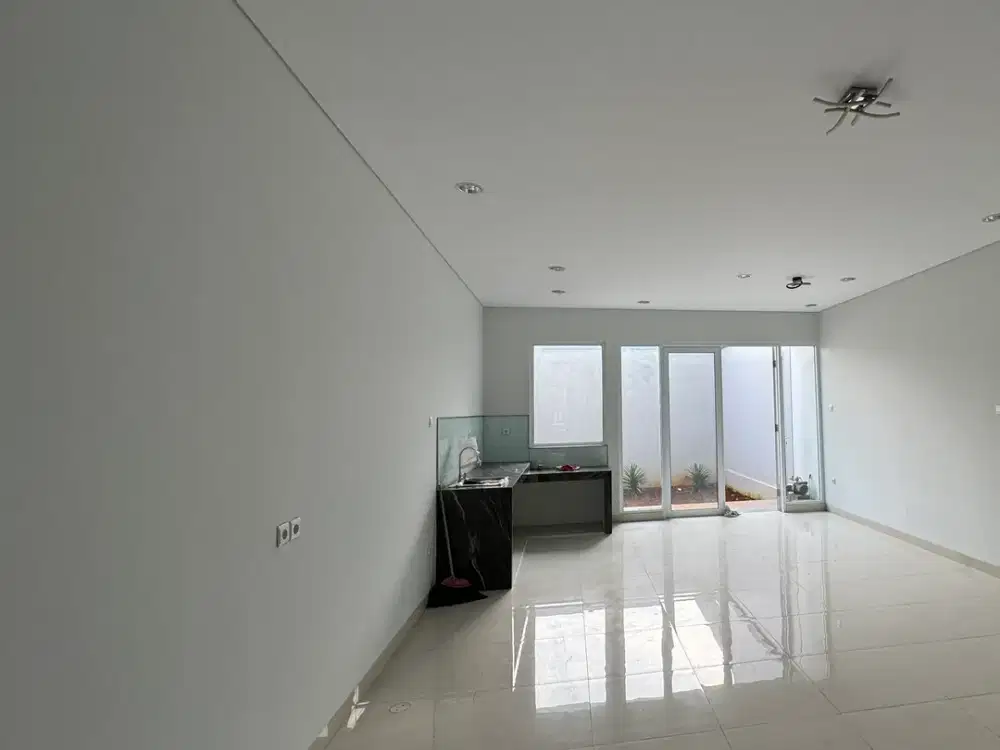 Rumah Baru di kawasan kavling DKI Meruya