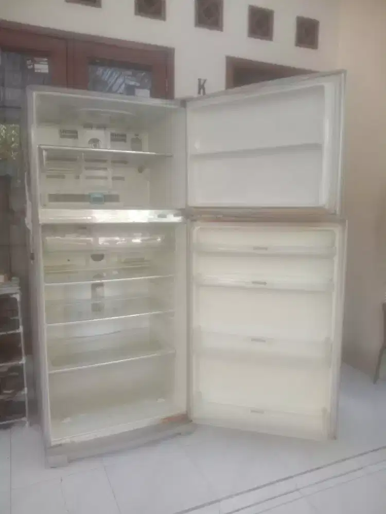 Kulkas sharp 2 pintu jumbo