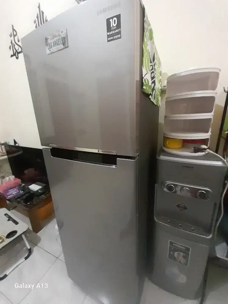 Kulkas Samsung 2 pintu Digital inverter 255 Liter
