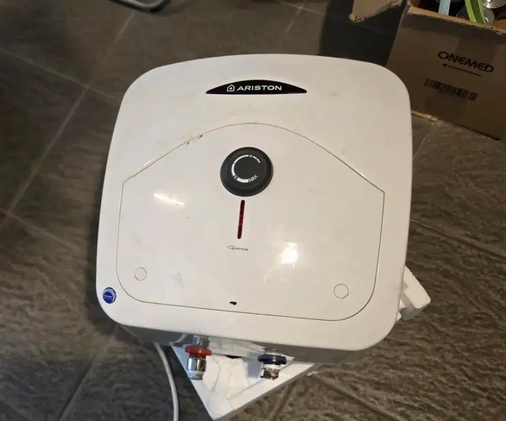 Water heater Ariston 10 liter 200watt