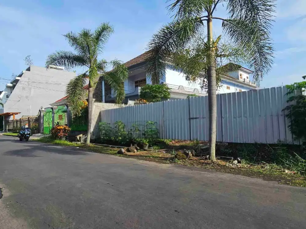 tanah premium bagus buat kos elite hanya 100 m dsri jalan raya suhat dekat kampus UB Brawijaya jalan lebar sekali