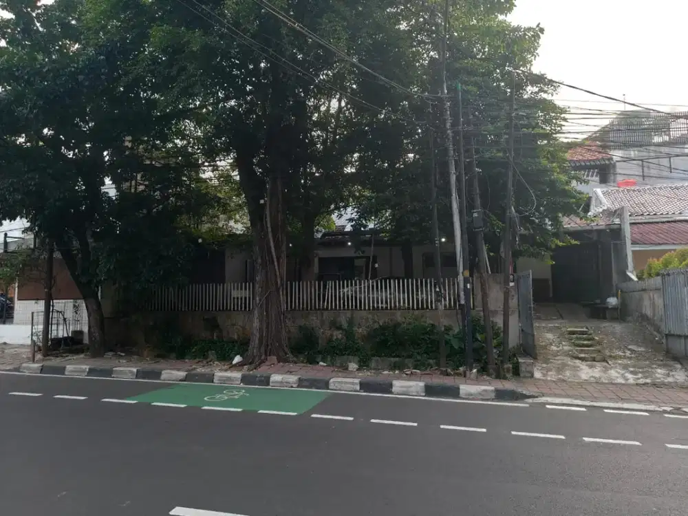 Dijual Rumah Jalan Bumi, Kebayoran Lama, Jakarta Selatan