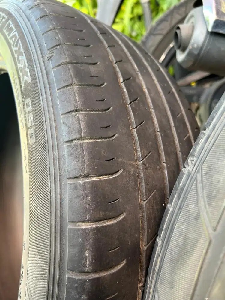 2 Ban bekas Dunlop SP Sport Maxx 050 murah