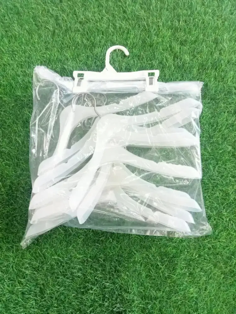 Gantungan baju serba 15k perlusin