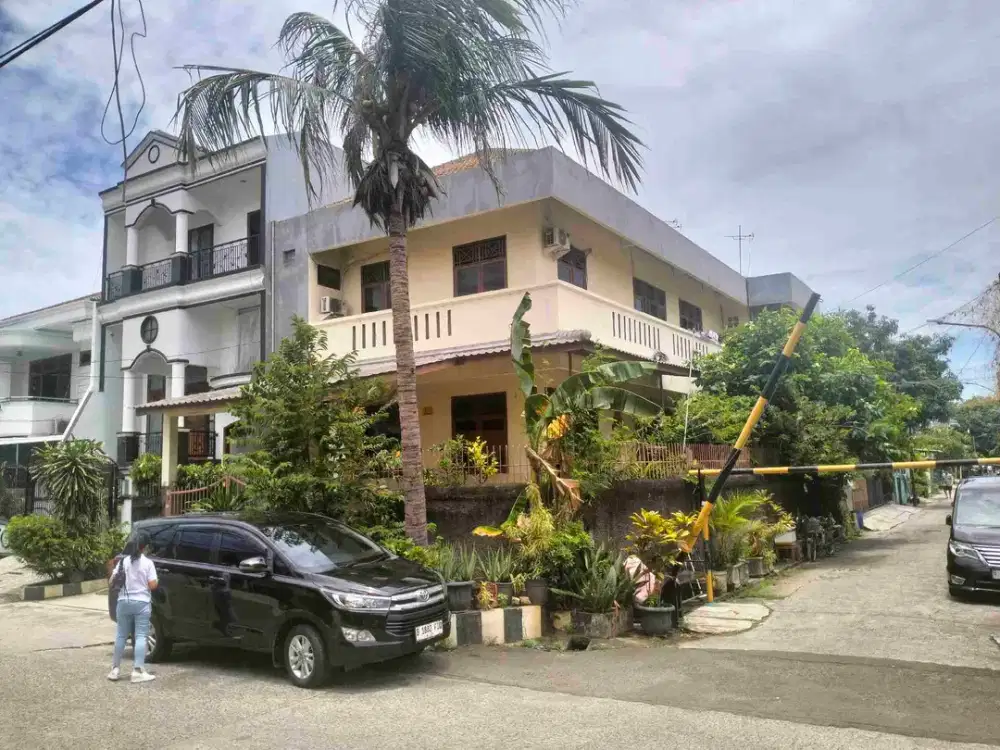 Dijual Rumah di Hook LT 250 mtr Tingkat harga murah 6.9 M nego cepat Kelapa Gading Jakarta Utara