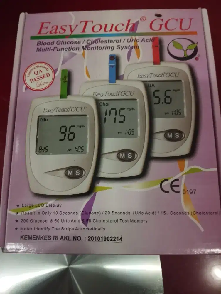 Alat tes gula darah, kolestrol, asam urat.