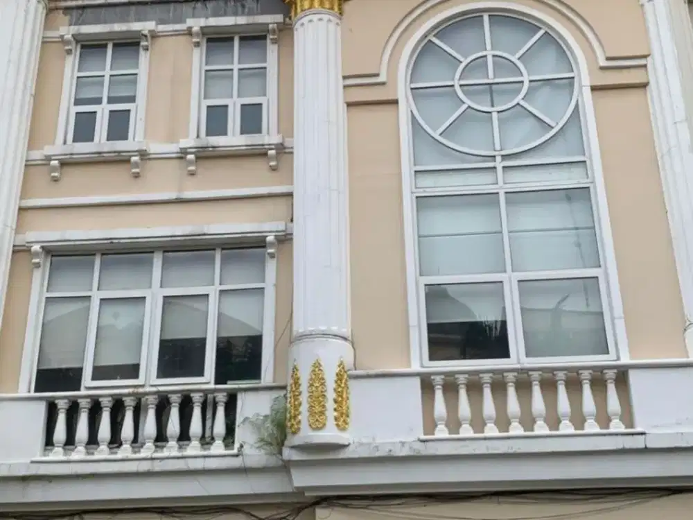 Ruko Crown Palace gandeng 3lt luas 10,5x12 126m Tebet Jakarta Selatan