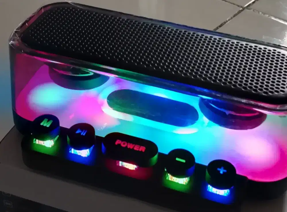 Speaker bluetooth transparan