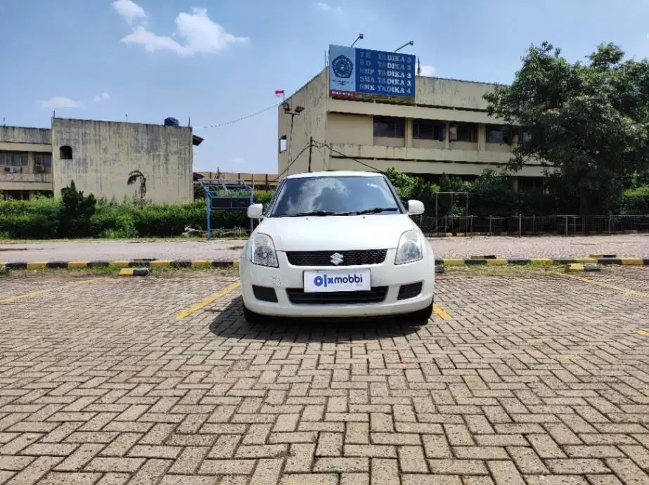 TDP 4,JT Suzuki Swift 1.5 St Bensin-MT Putih 2009