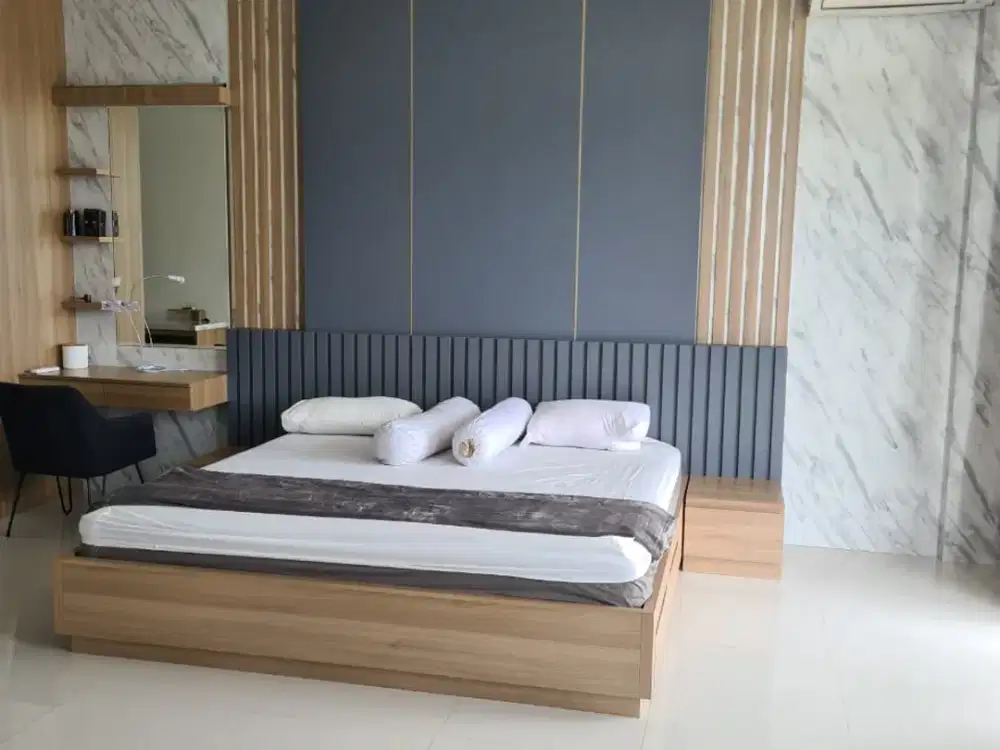 DIJUAL RUMAH PREMIUM 3 LANTAI SIAP HUNI SEMI FURNISH SENTUL CITY SSR408