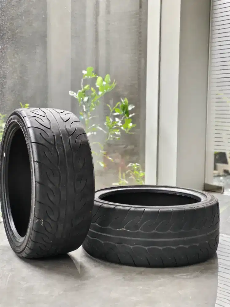 JUAL CEPAT! 2 Ban ADVAN NEOVA AD08R 225/40 R18 Rasa Baru (85-90%)