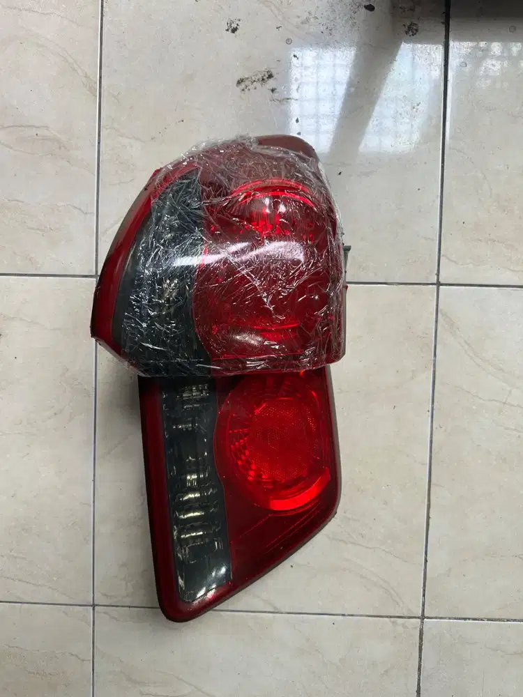 Lampu rem belakang oem fortuner vnt trd 2012 2014 stoplamp kiri kanan