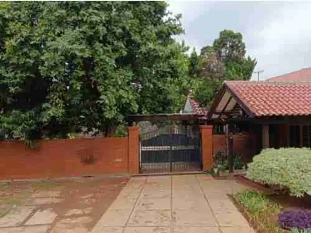 Jual Rumah 4 Kamar dengan 6 Kamar Kost di Kebayoran Lama Jakarta Selatan