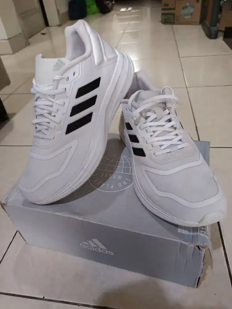 Sepatu Adidas Duramo 10