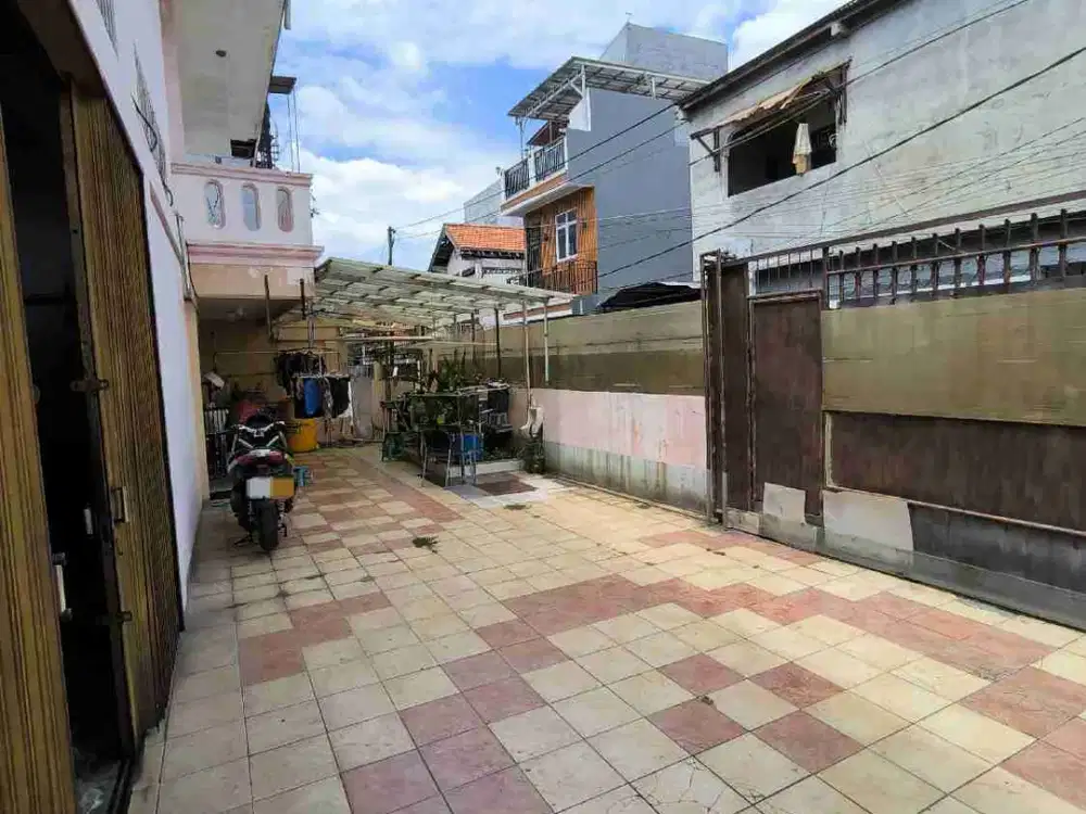 Dijual CEPAT Harga Di bawah NJOP 
Rumah Di Kemayoran Jakpus jl kebon Kosong