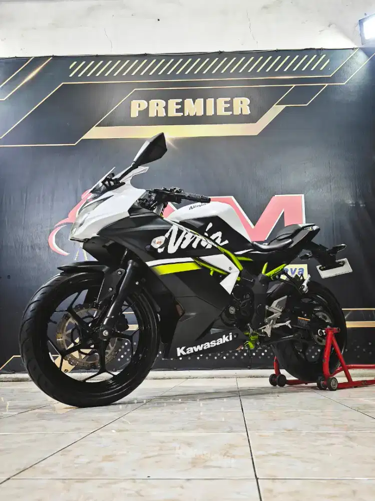 Ninja fi 250 SL mono km.7rb plat baru dp.3jt.Anugerah motor rungkut